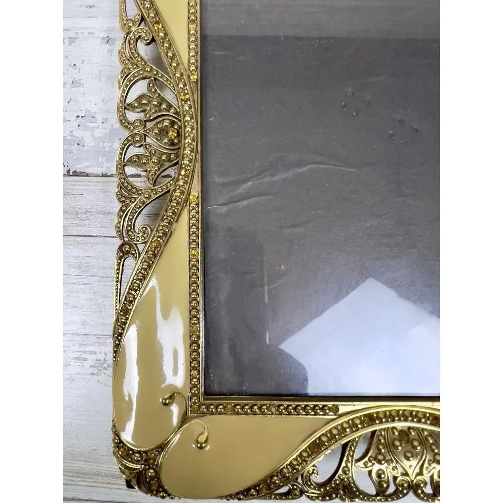 Vintage Gold Tone Ornate Picture Frame 9x7 Holds 4.5x6.5 Photo Tabletop Easel